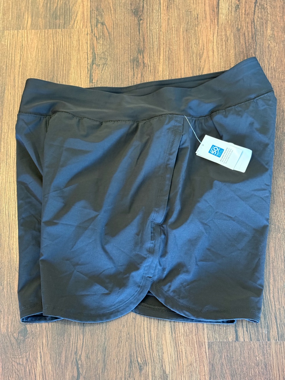 Lands End Women's Black Swim Shorts NWT - Picture 3 of 6